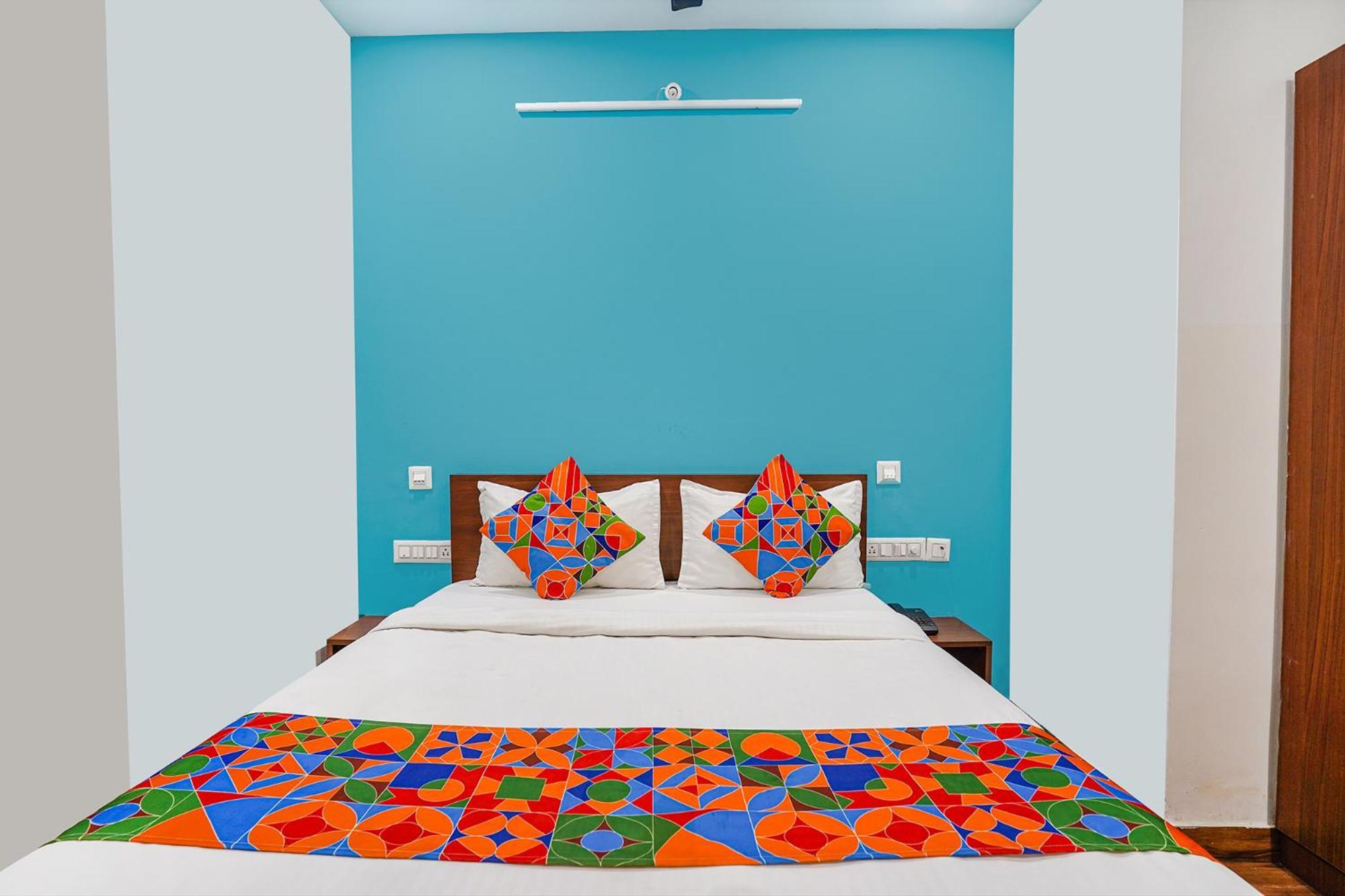 Fabhotel Rlv Green Palace - Nr Kengeri Satellite Town バンガロール エクステリア 写真