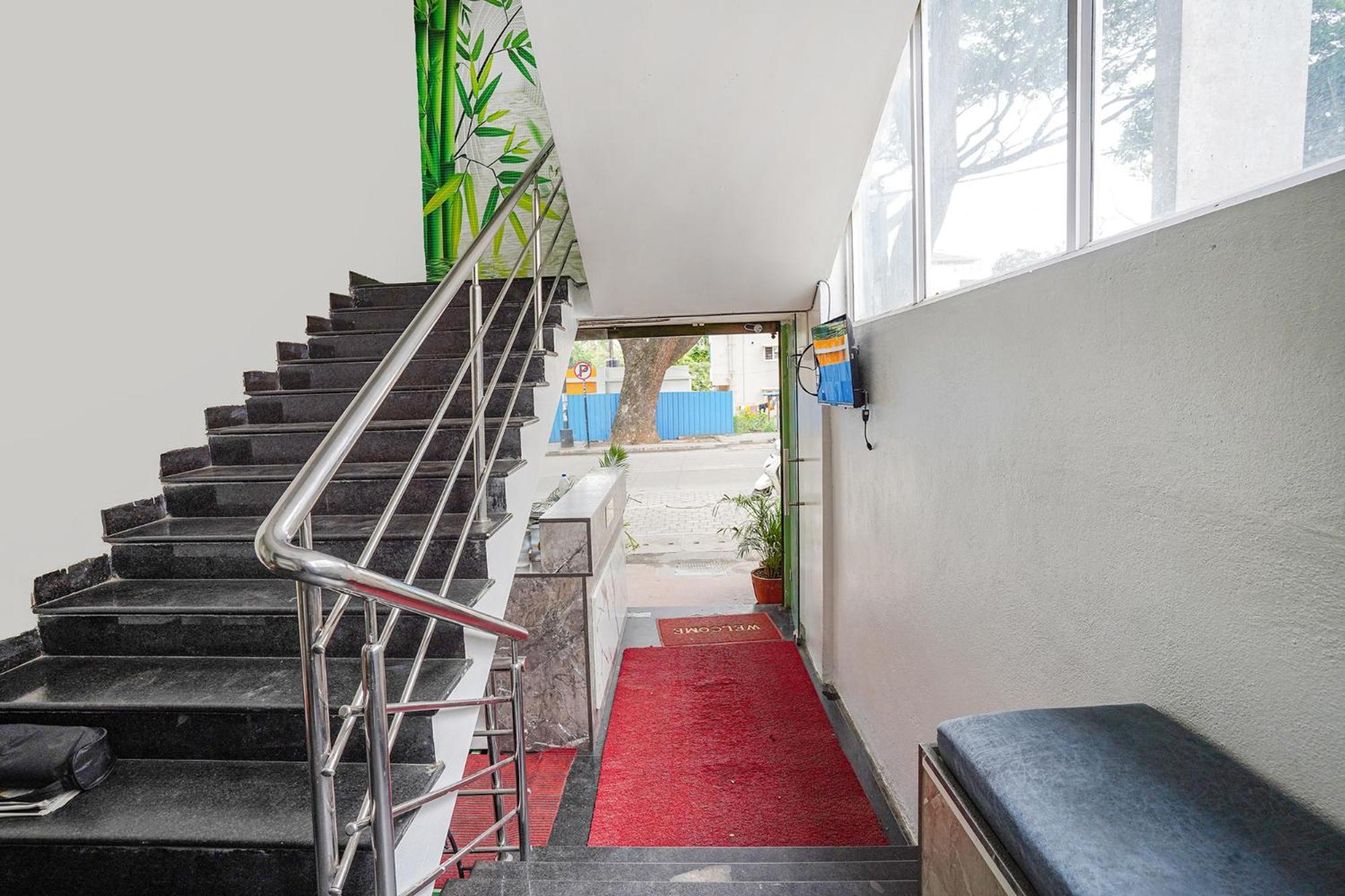 Fabhotel Rlv Green Palace - Nr Kengeri Satellite Town バンガロール エクステリア 写真
