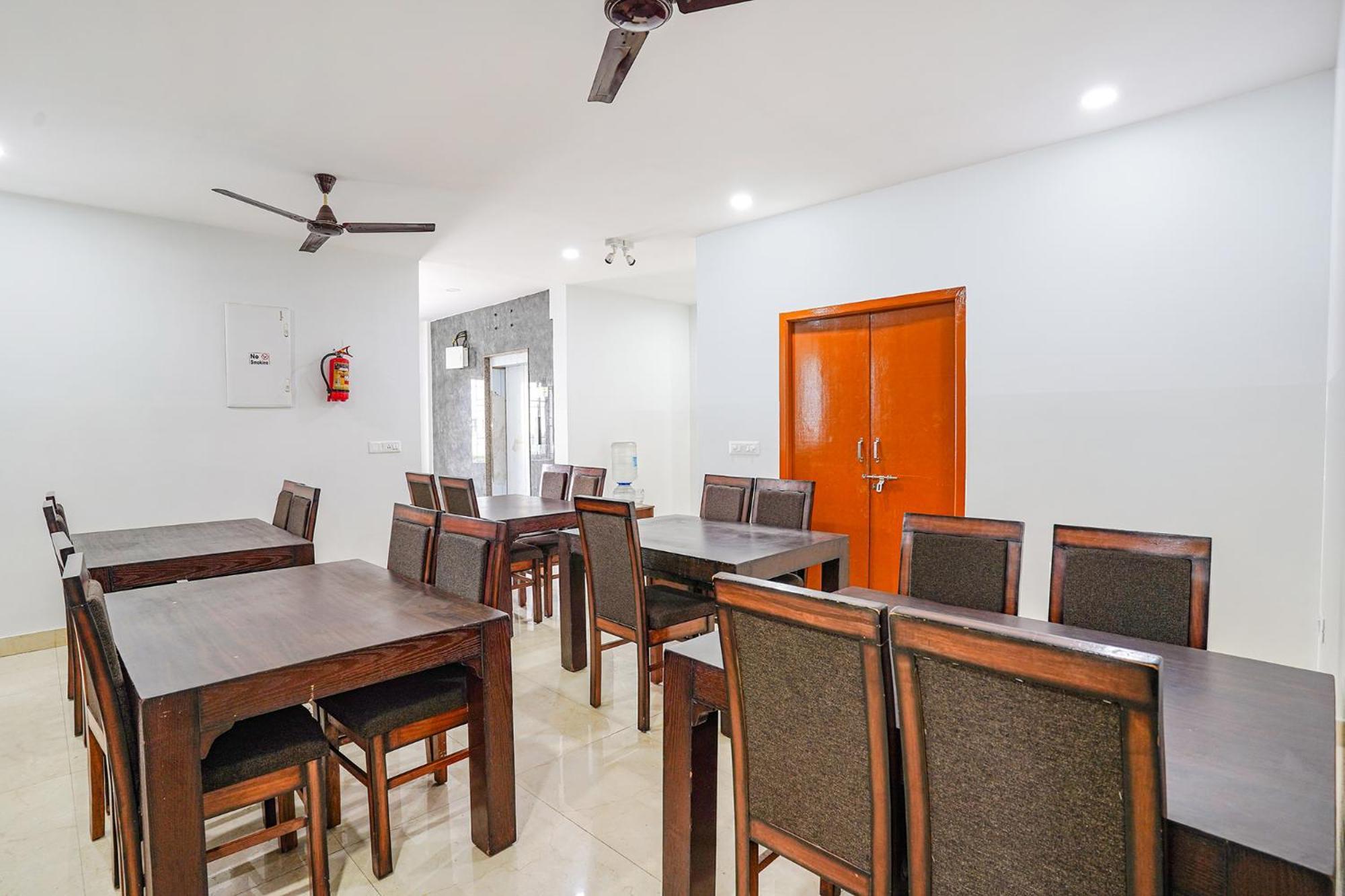 Fabhotel Rlv Green Palace - Nr Kengeri Satellite Town バンガロール エクステリア 写真