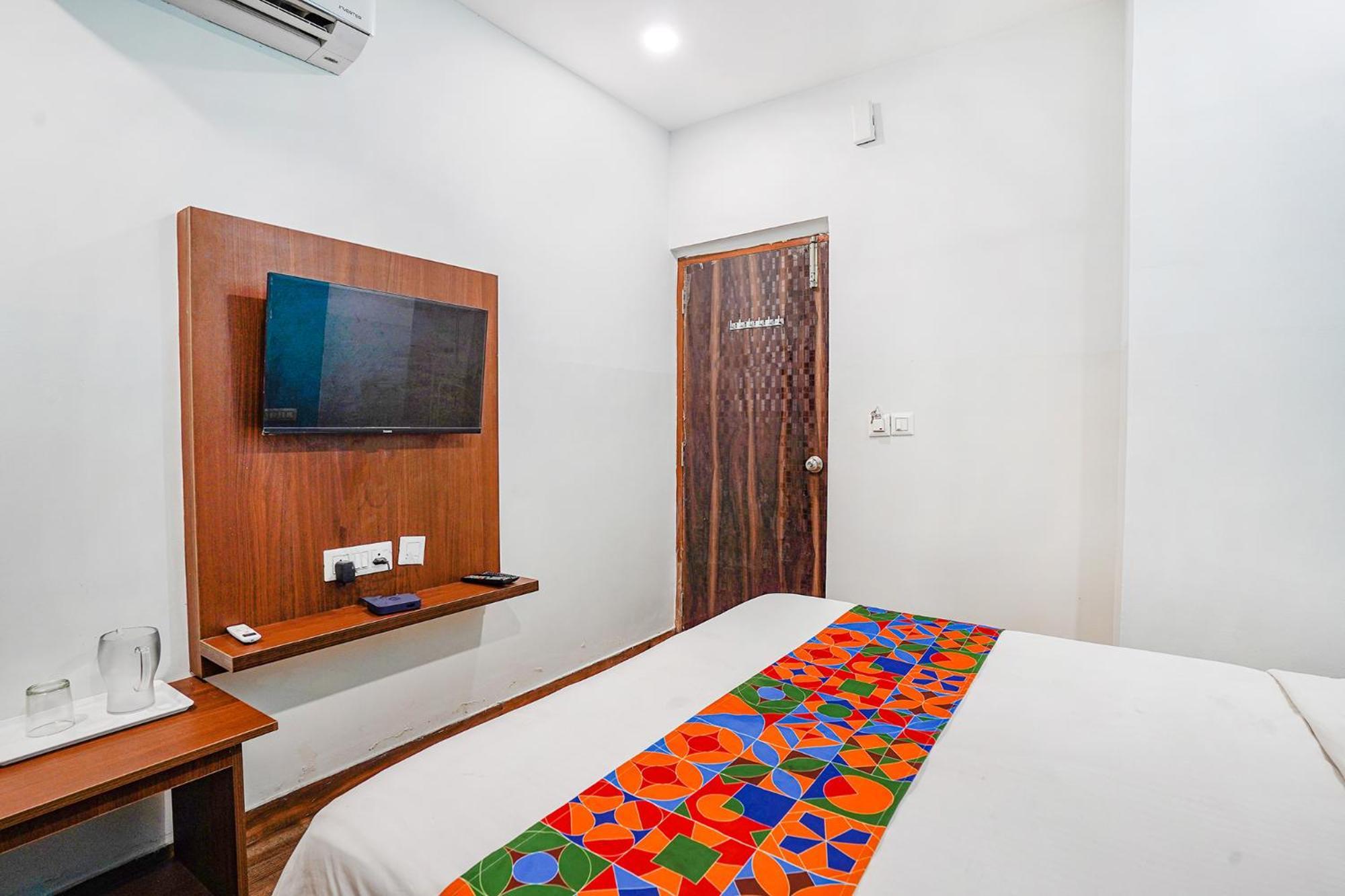 Fabhotel Rlv Green Palace - Nr Kengeri Satellite Town バンガロール エクステリア 写真