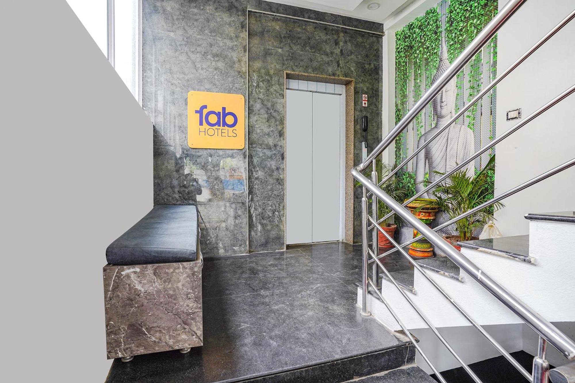 Fabhotel Rlv Green Palace - Nr Kengeri Satellite Town バンガロール エクステリア 写真