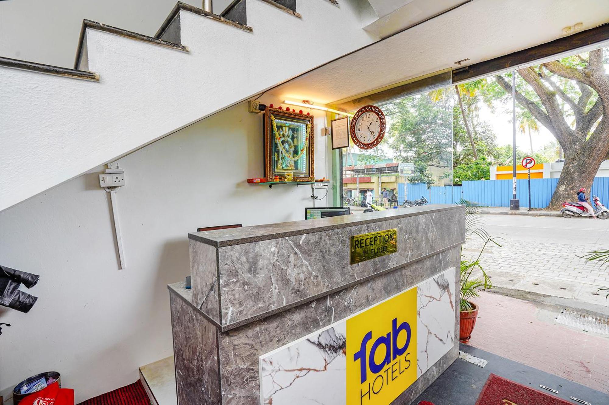 Fabhotel Rlv Green Palace - Nr Kengeri Satellite Town バンガロール エクステリア 写真