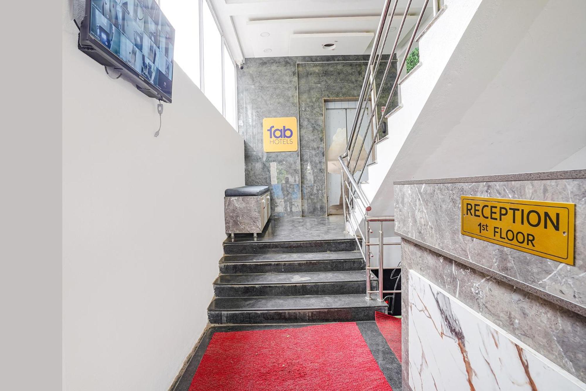 Fabhotel Rlv Green Palace - Nr Kengeri Satellite Town バンガロール エクステリア 写真