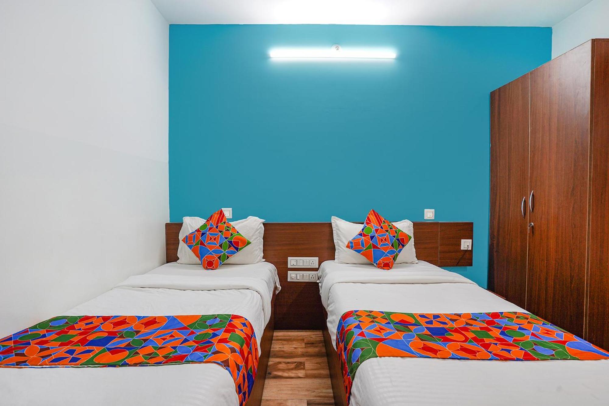 Fabhotel Rlv Green Palace - Nr Kengeri Satellite Town バンガロール エクステリア 写真