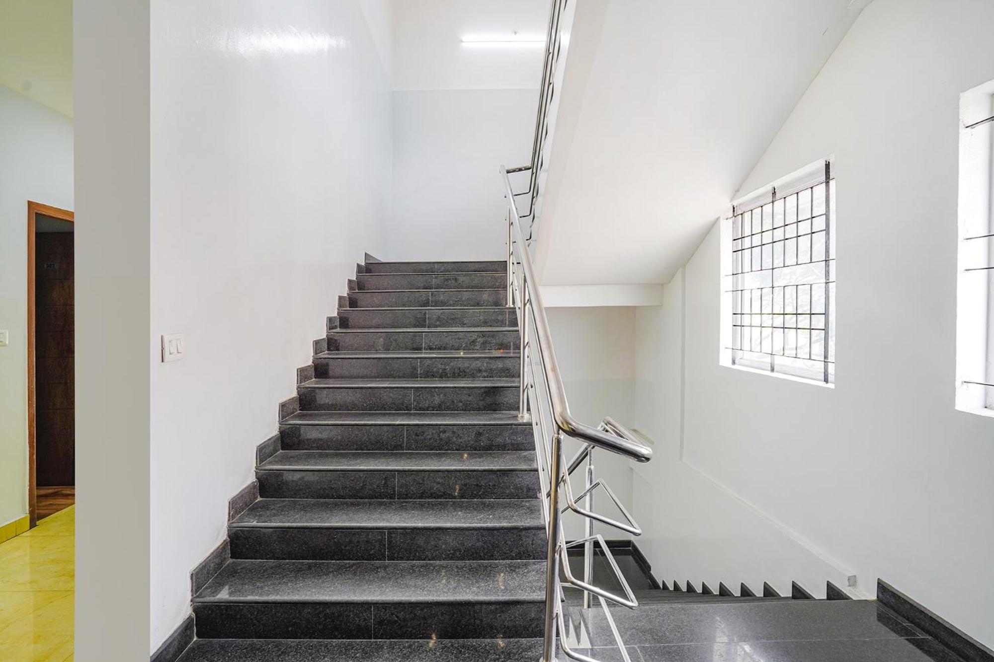 Fabhotel Rlv Green Palace - Nr Kengeri Satellite Town バンガロール エクステリア 写真